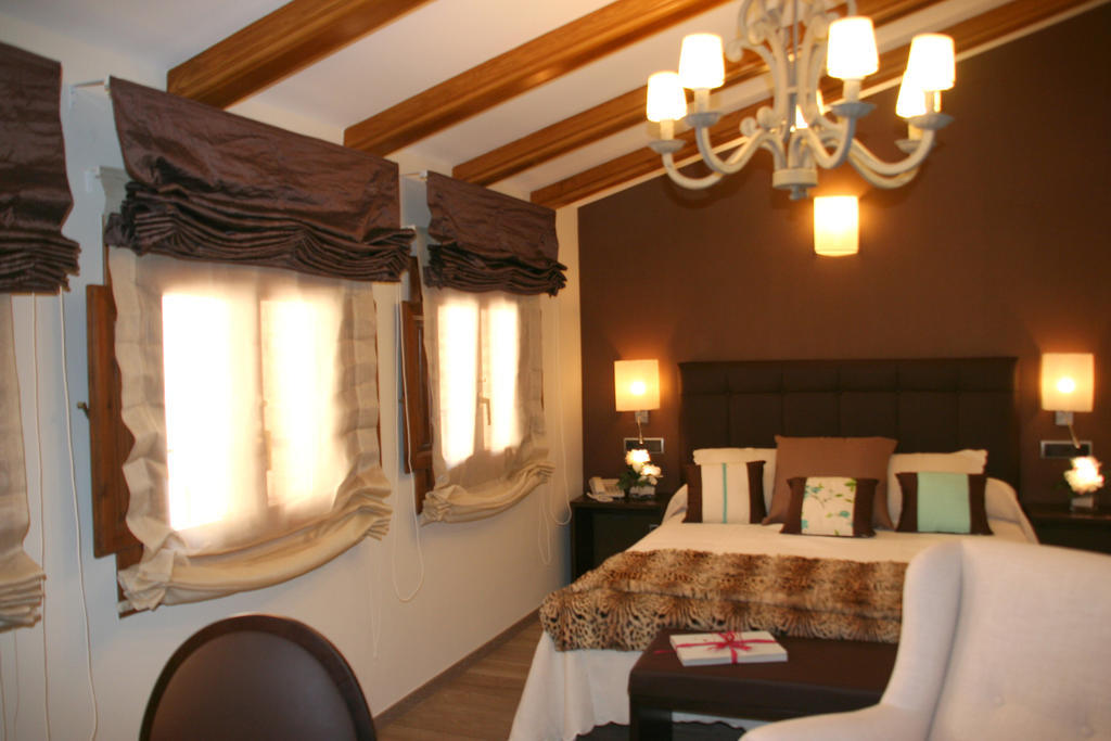 Hotel Castillo Alquézar Rum bild