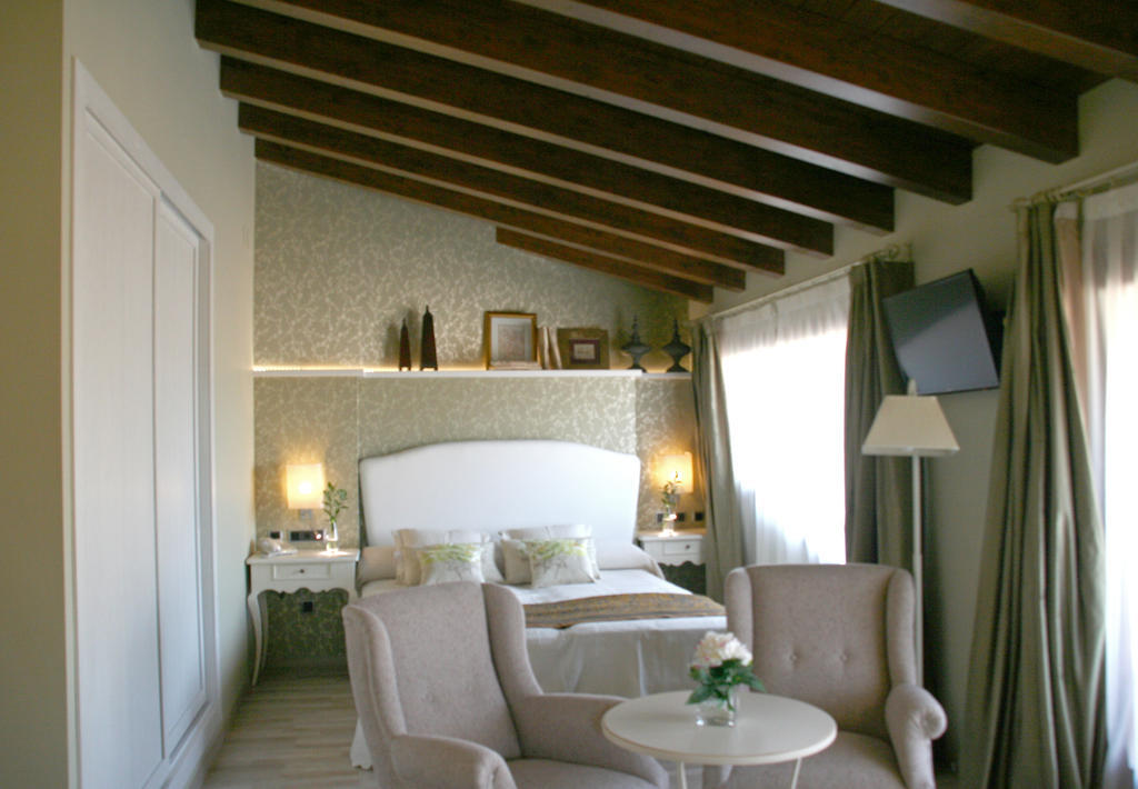 Hotel Castillo Alquézar Exteriör bild